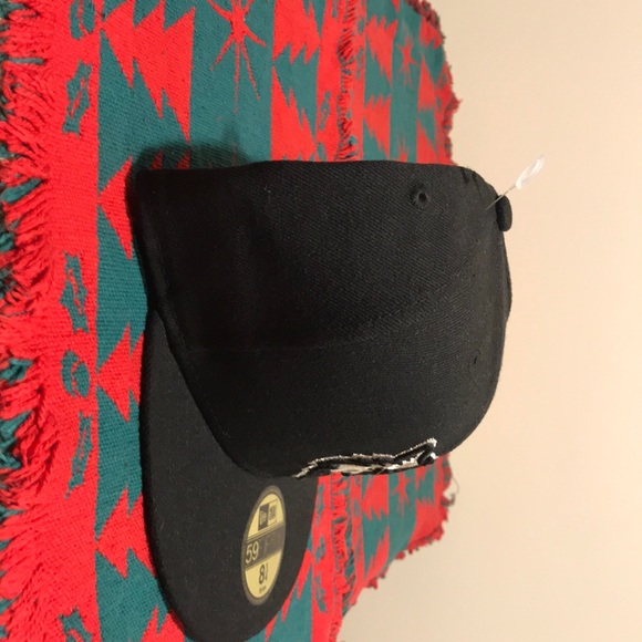 New Era 59 FIFTY Black Timberwolves Fitted Cap! - Picture 6 of 8